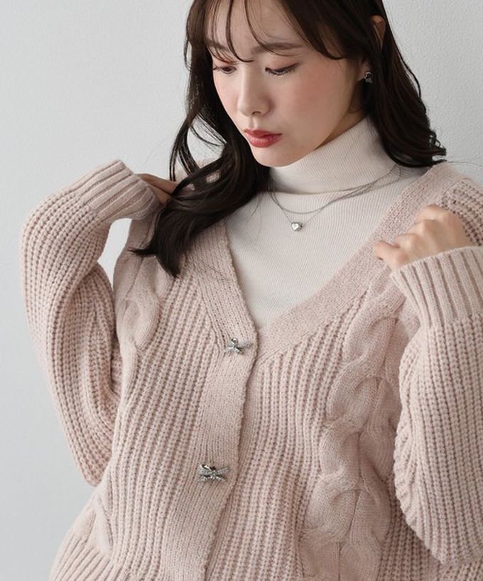 日本 BLUE EAST - 蝴蝶結寶石V領麻花粗編開襟衫-炭灰 (M)