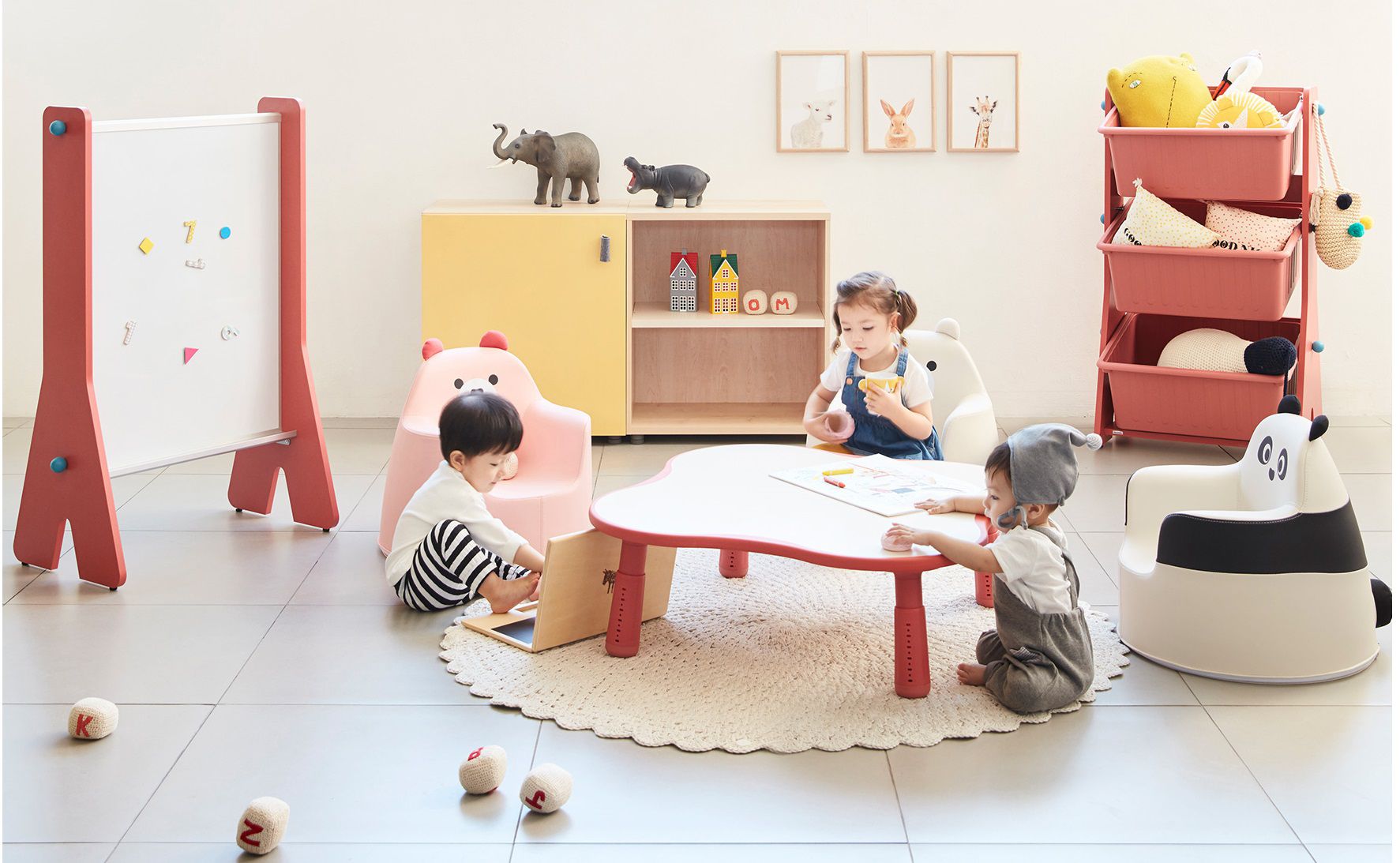 iloom怡倫家居 - Tinkle-Pop 兒童800型 三段式幸運草成長桌-原木色