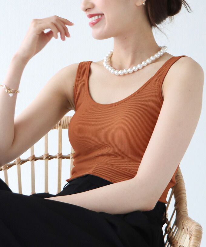 日本 BLUE EAST - 短版無袖背心/上衣(附Bra)-米杏