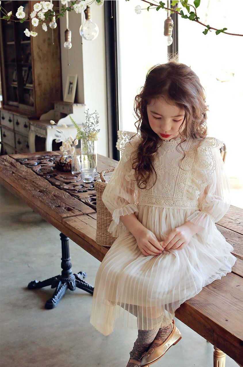 韓國 PuellaFLO - 透膚華麗蕾絲百褶紗裙洋裝-米白