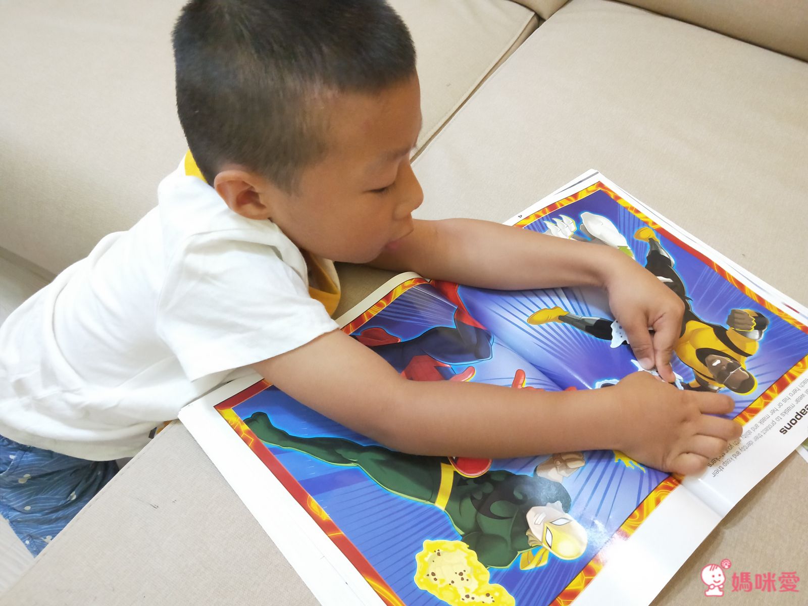 【超級英雄/蜘蛛人 貼紙書】熱愛英雄的男孩不能錯過☞大量貼紙與趣味題型 盡情當個小小英雄