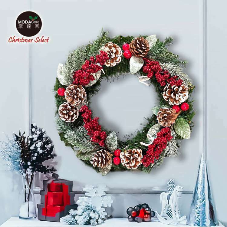MODACore 摩達客 - 摩達客耶誕-台製歐式優雅14吋冬雪系小紅莓刷白松果質感聖誕花圈_福臨圈(免組裝/台灣設計手工藝製) 本島免運費