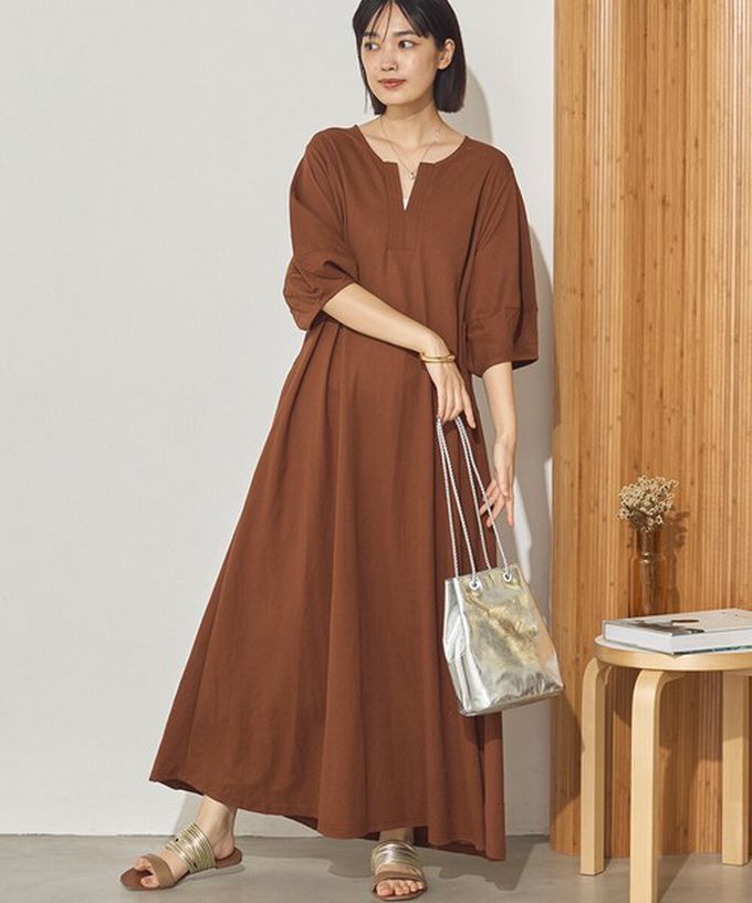 日本 Sans Souci 34+ - 接觸涼感 顯瘦A字鑰匙領五分袖洋裝-咖啡棕