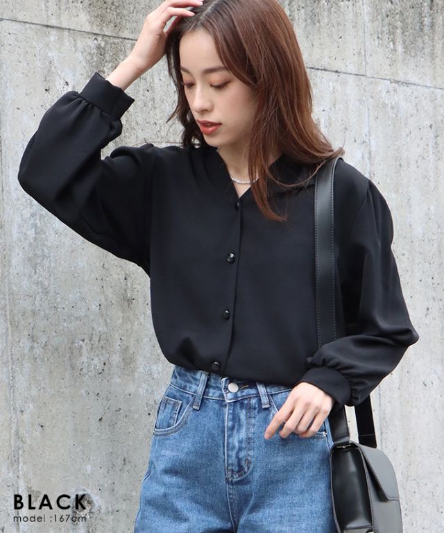 日本 BLUE EAST - 柔美光澤V領長袖襯衫-奶油白