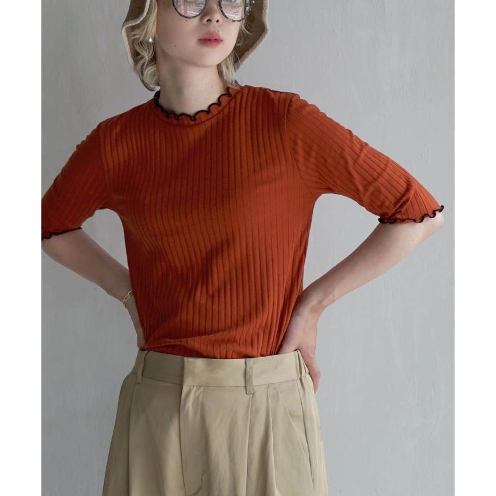 [熱銷款]木耳羅紋修身短袖上衣-磚紅x黑滾邊