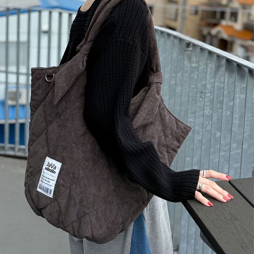 Java 菱格麂皮大容量扭結肩背包-炭灰