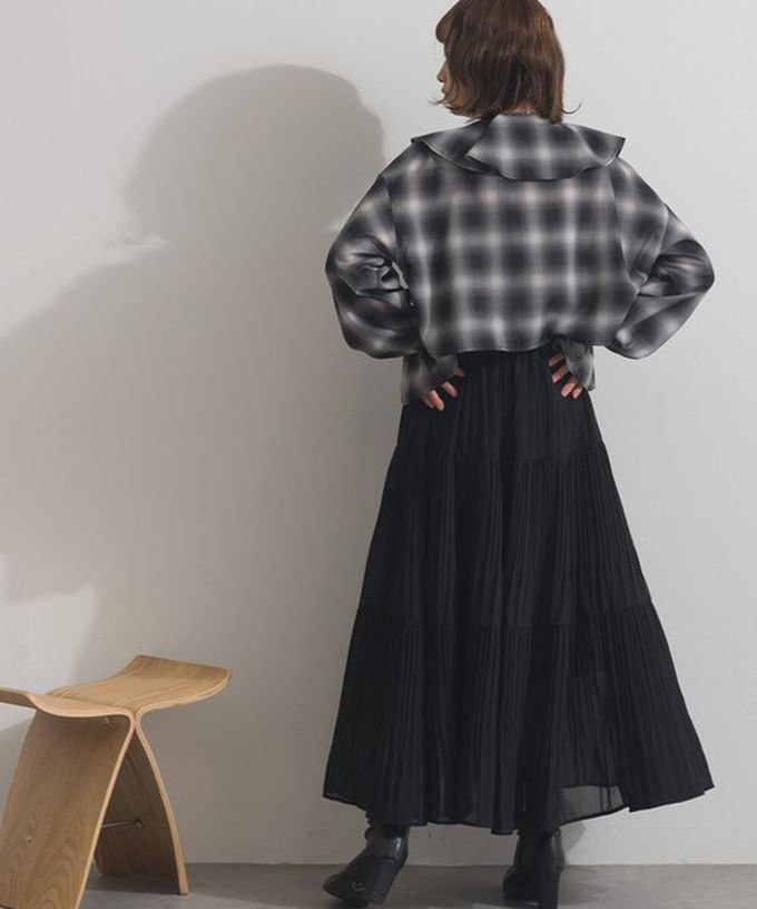 日本 ELENCARE DUE - 飄逸荷葉領浪漫抽繩長袖上衣-淺灰綠