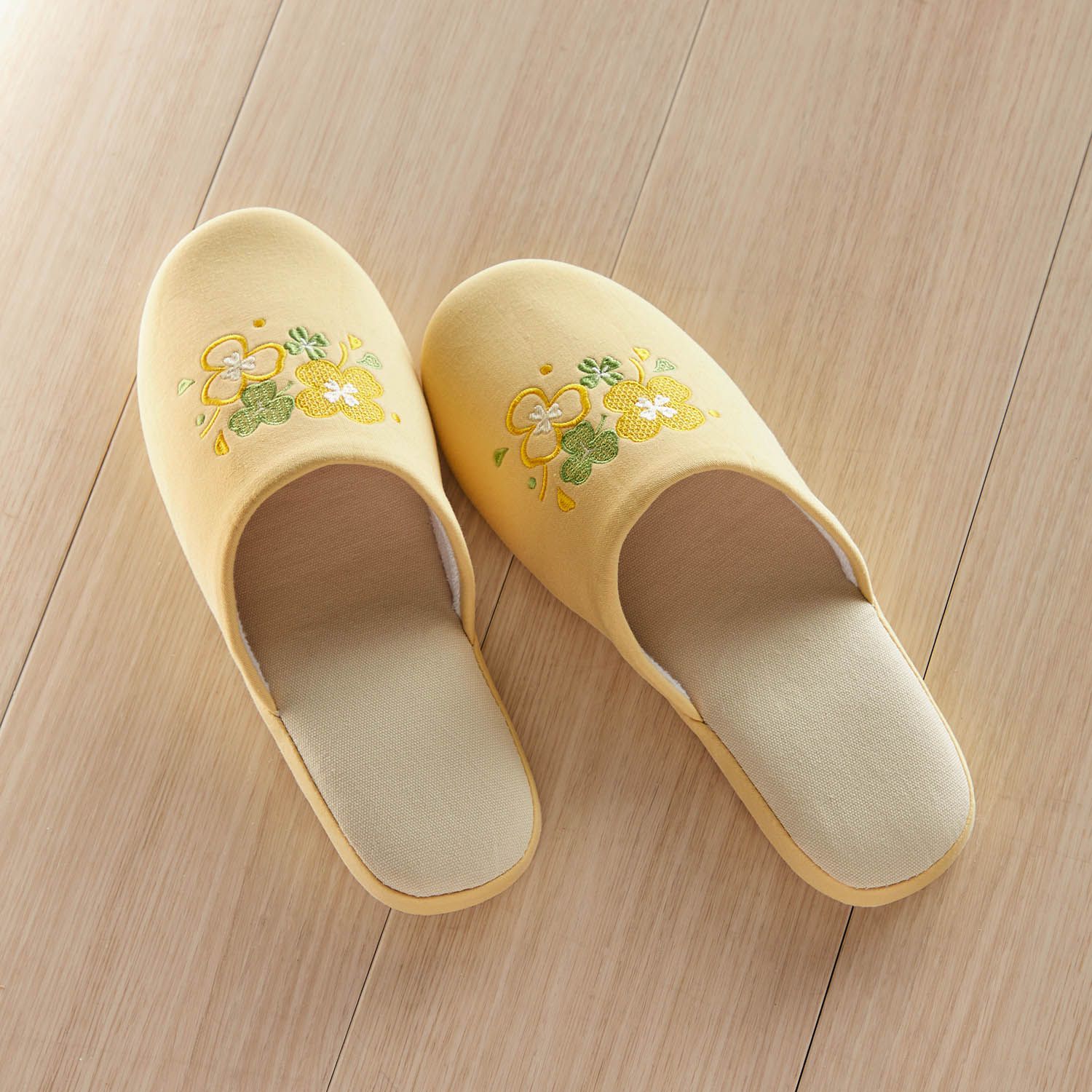 日本千趣會 - 開運風水 刺繡舒適室內拖-幸運草-黃 (23-25cm)