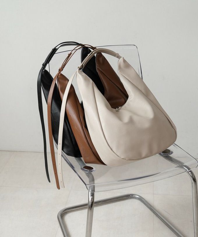 日本 Bab - 俐落雙拉鍊彎月形質感肩背包-黑