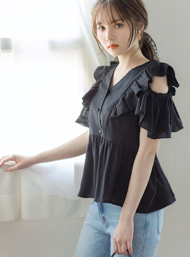 日本 GRL - 優雅荷葉邊挖肩V領短袖上衣-天使白