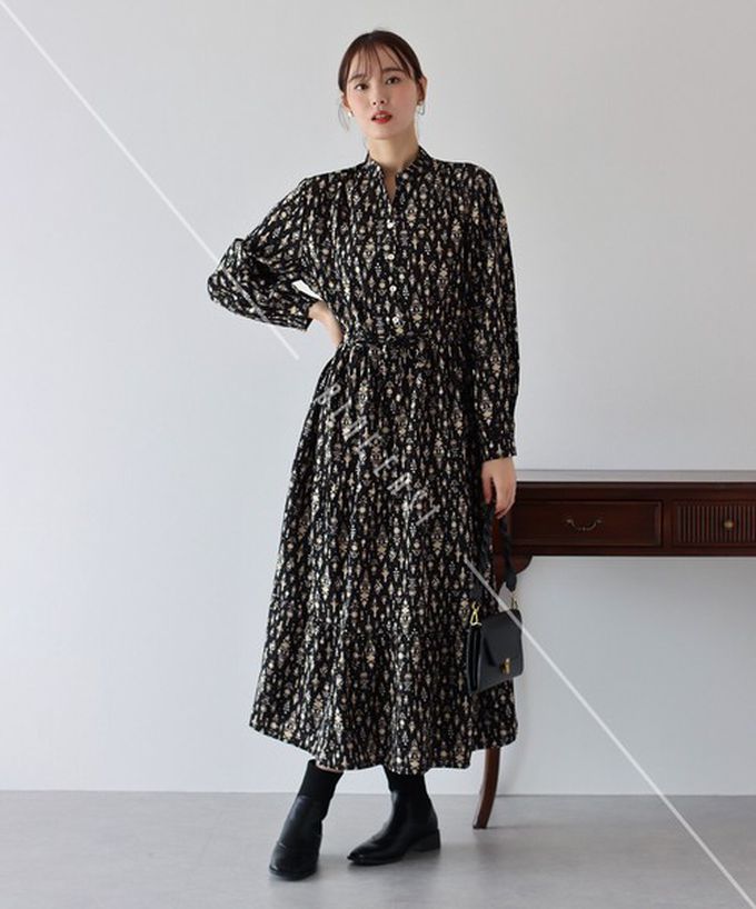 日本 BLUE EAST - [人氣款]簡約抽繩收腰長袖洋裝-古典花-黑