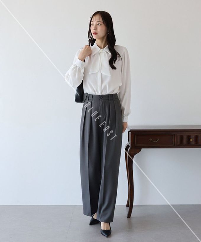 日本 BLUE EAST - 華美珍珠墜飾蝴蝶結緞面長袖襯衫-淺綠 (M)