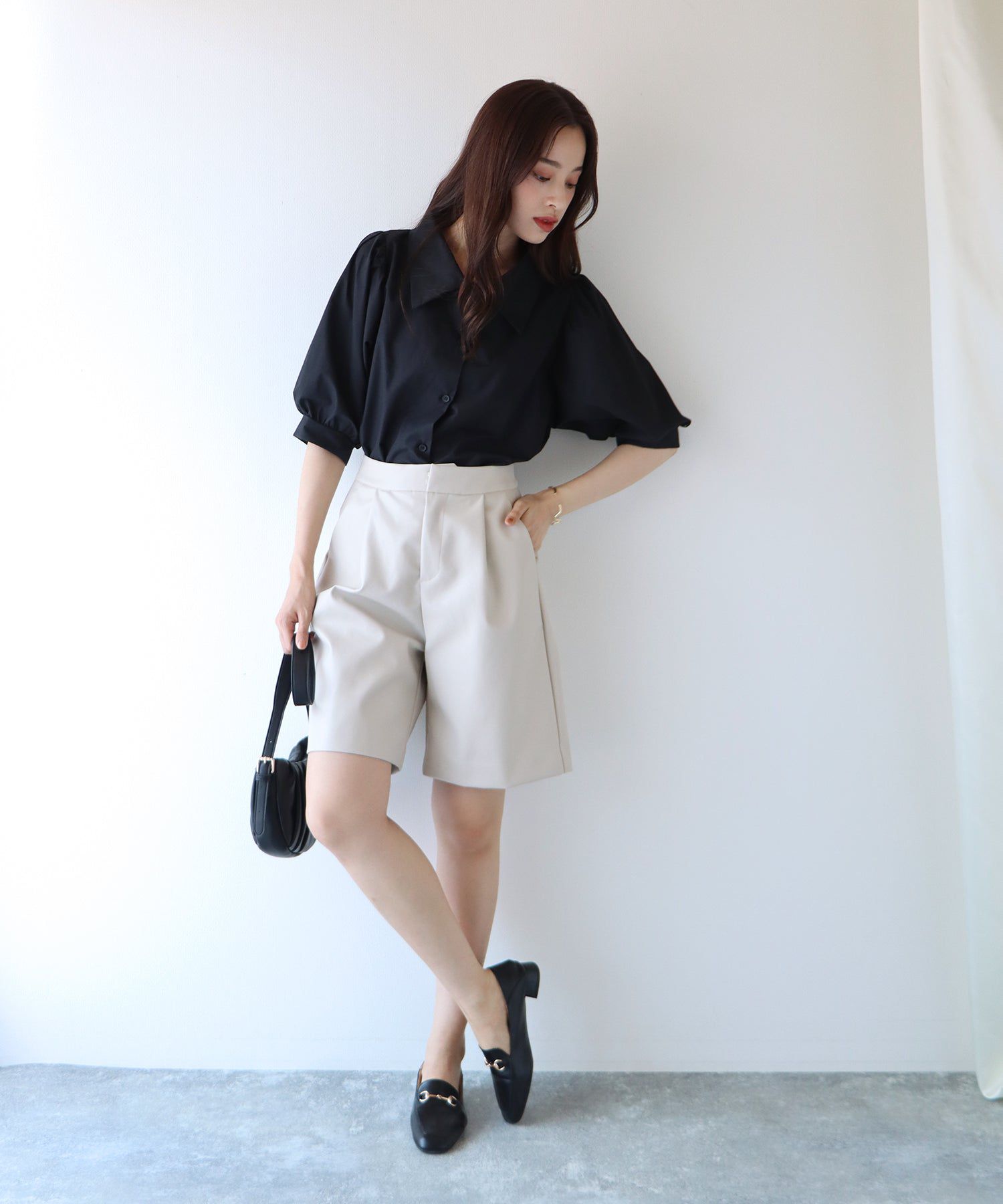 日本 BLUE EAST - 百搭翻領澎澎袖襯衫-直條紋-水藍