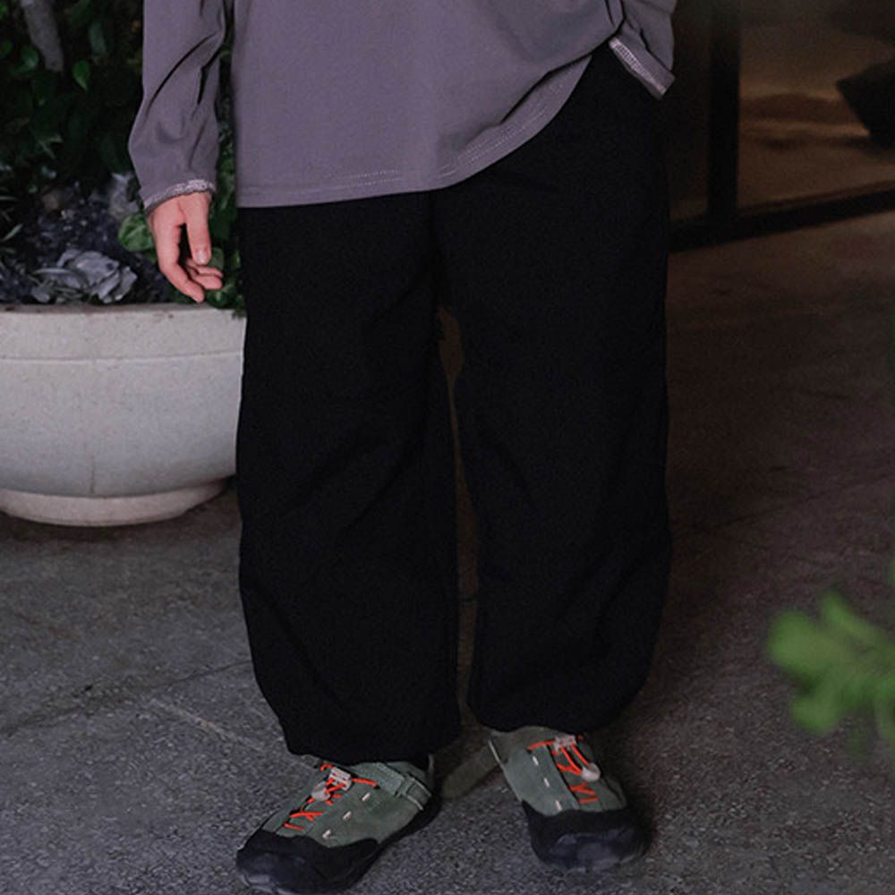 薄刷絨腰帶縮口長褲-黑色