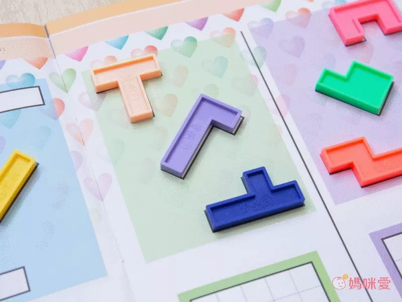 資優數學 - 越玩越聰明系列一 等積異形智力遊戲-4本練習本+教具+我很棒貼紙