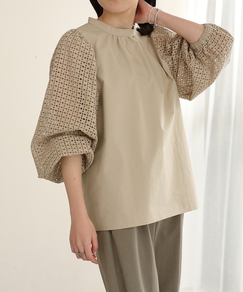 日本 Bab - 棉質立領雕花泡泡袖上衣-氣質米