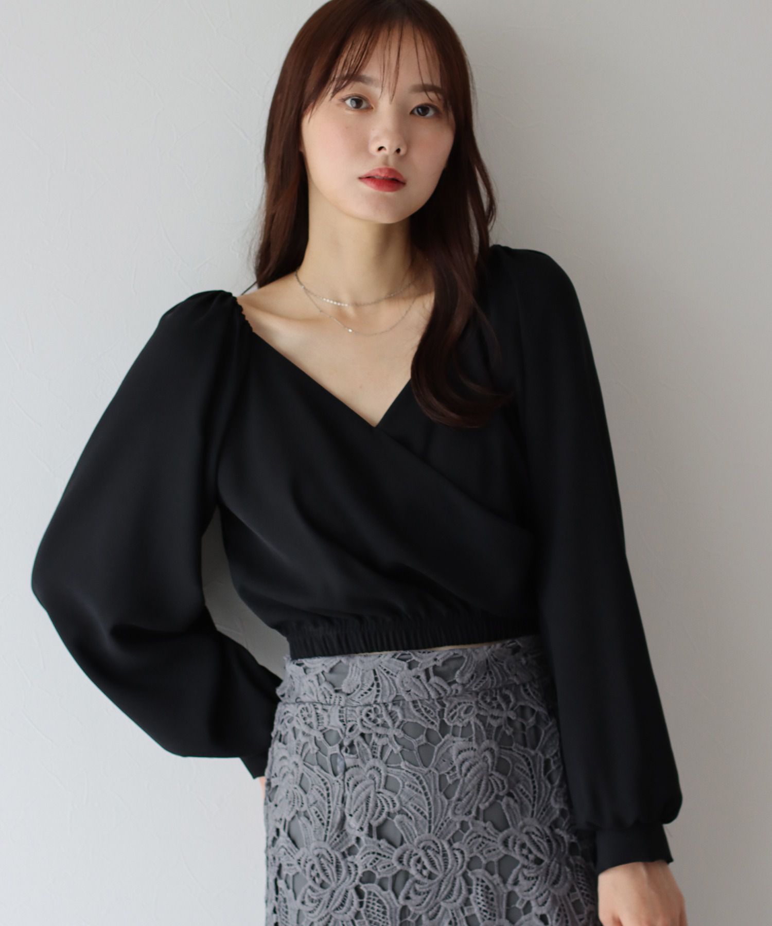 日本 BLUE EAST - 優雅V領交叉長袖上衣-白