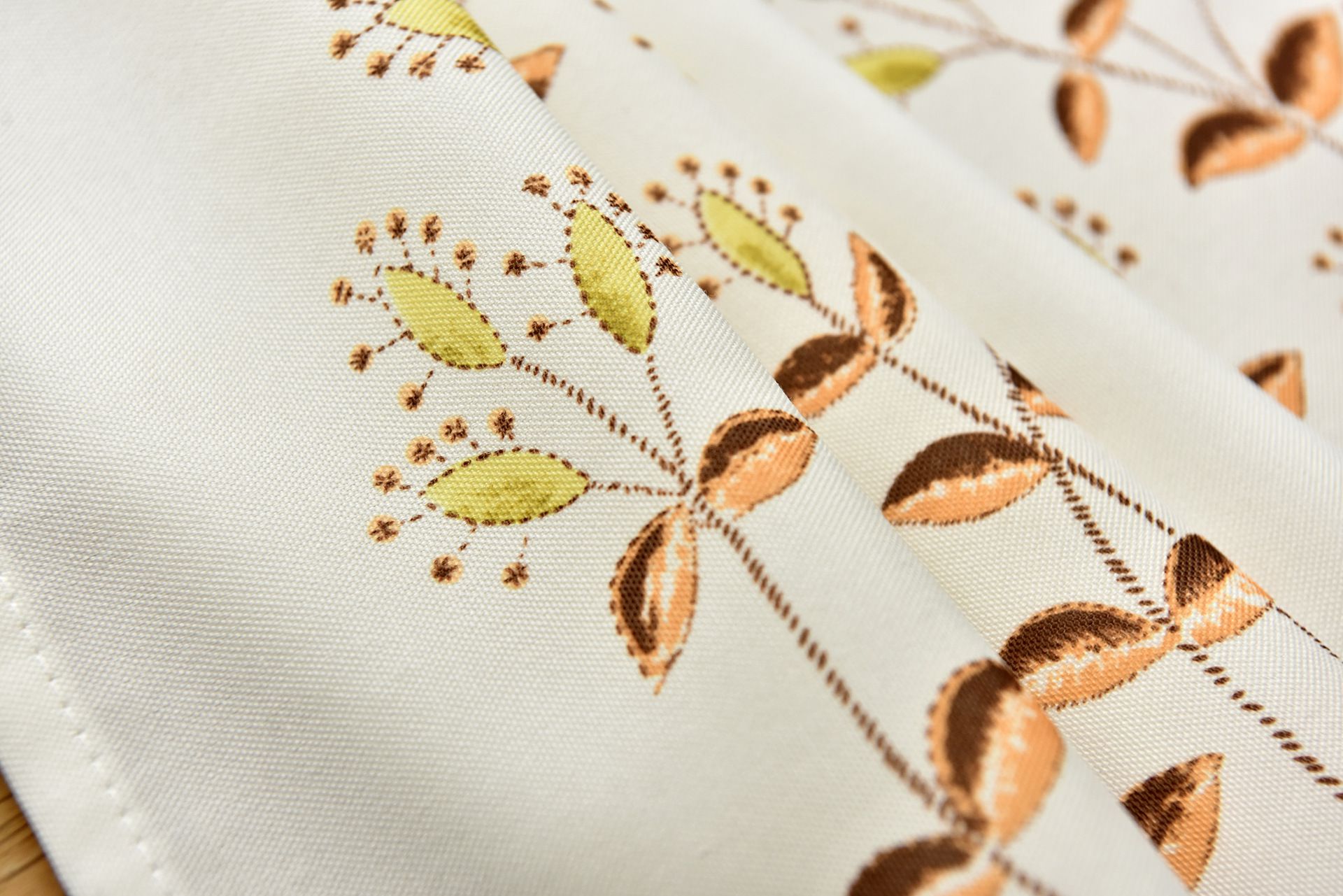 防水防髒桌布-植物樂園-咖啡色