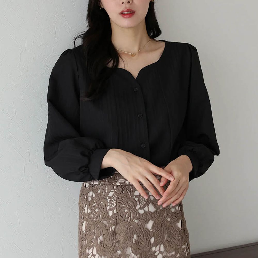 甜美心型領線條紋理長袖襯衫-黑