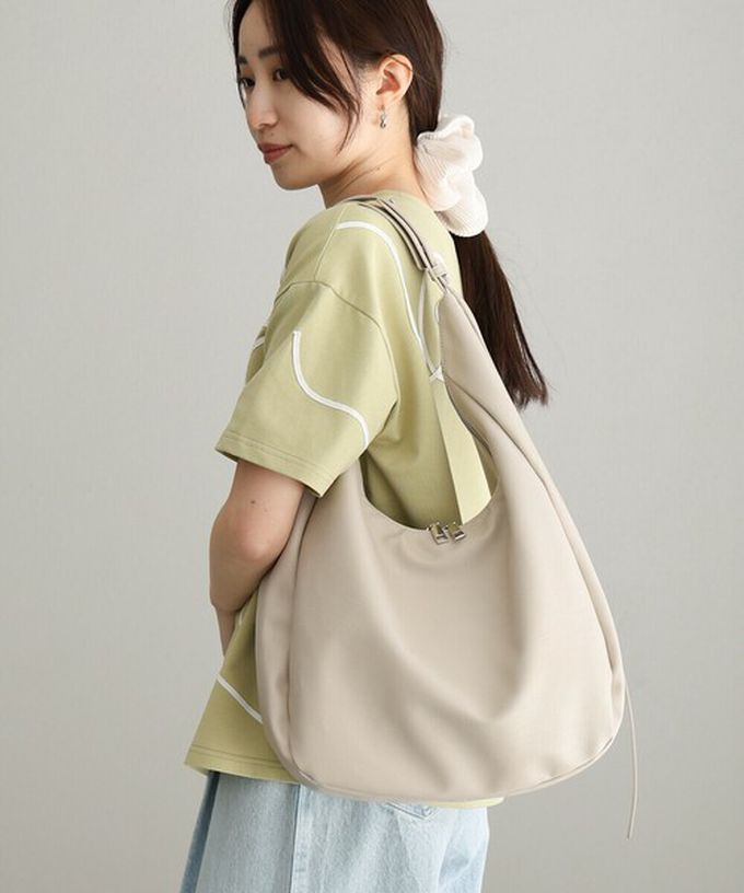 日本 Bab - 俐落雙拉鍊彎月形質感肩背包-米白