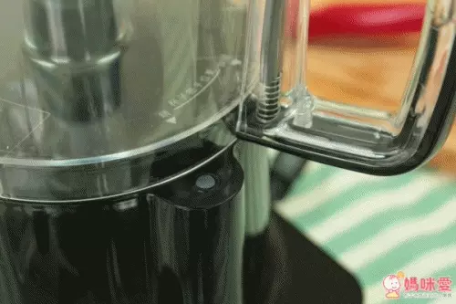  Princess 荷蘭公主 迷你四杯食物調理機【220500】能方便媽咪大量切絲、切片、絞碎也不會手痠唷！