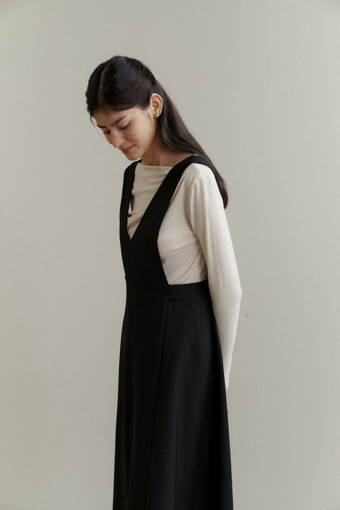 韓國女裝連線 - 迷人大V連身修飾洋裝-黑 (FREE)