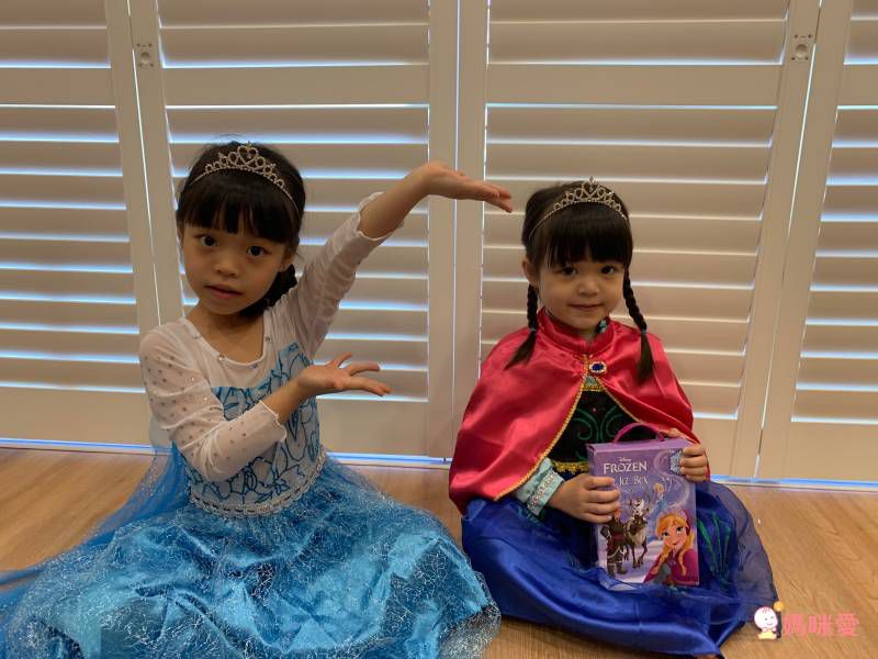 迪士尼英文新書來囉♥♥♥ 冰雪奇緣/海底總動員透過卡通人物加深孩子共讀的印象♬