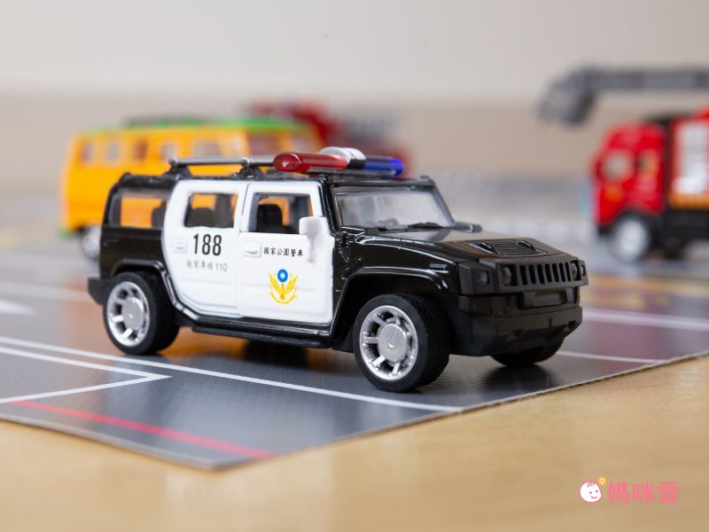 銅板價【擬真合金車】車車控寶千萬別錯過！