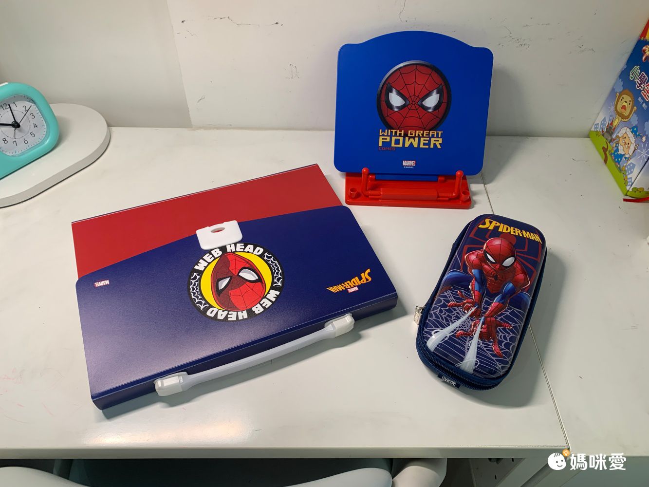 簡易可調整式閱讀書架-卡通人物艾莎與雪寶-粉+紫色 (20.8*24.2*2cm)