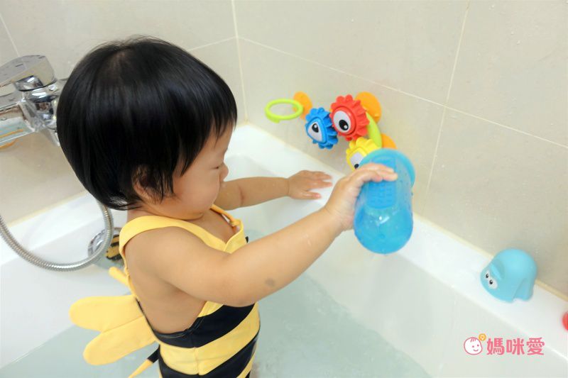 讓寶寶愛上洗澡【Yookidoo 洗澡玩具】開心洗澎澎，晚上更好睡