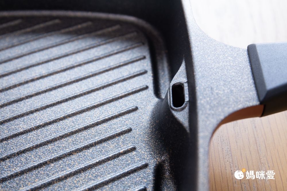 減少85%油煙！韓國製【SmileÜ 微笑出氣鍋】​加速料理時間