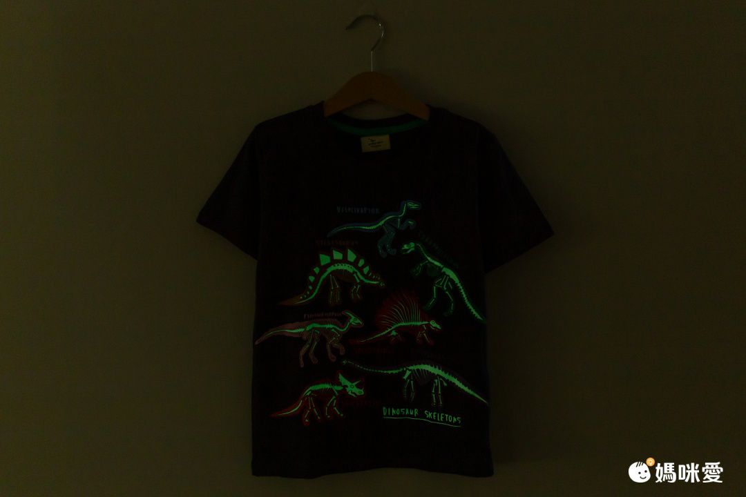 Jumping meters - 夜光圓領短袖上衣-太空飛行-深藍色