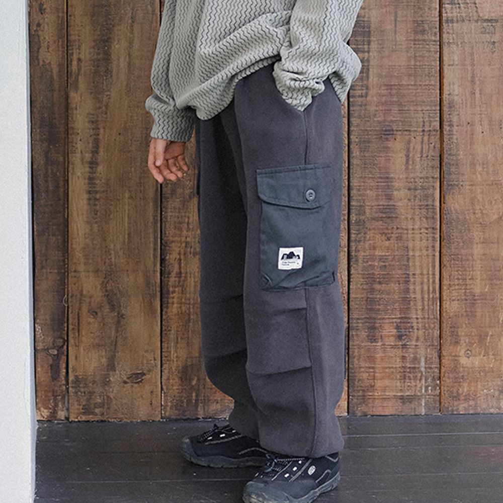 保暖加絨山系口袋縮口長褲-碳灰