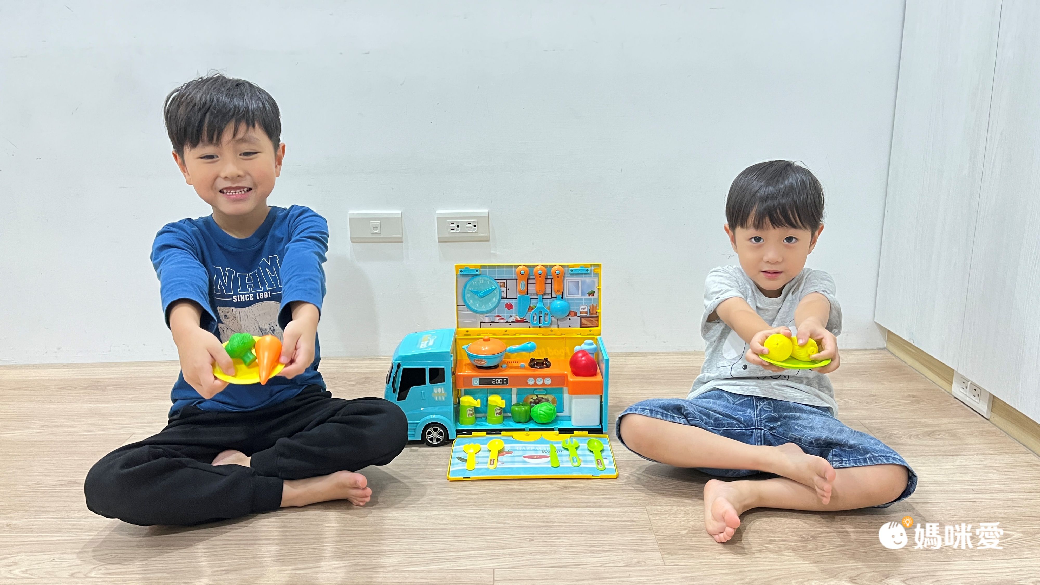 DIY組裝車車【小小家】手提貨櫃車家家酒Ｘ工程車