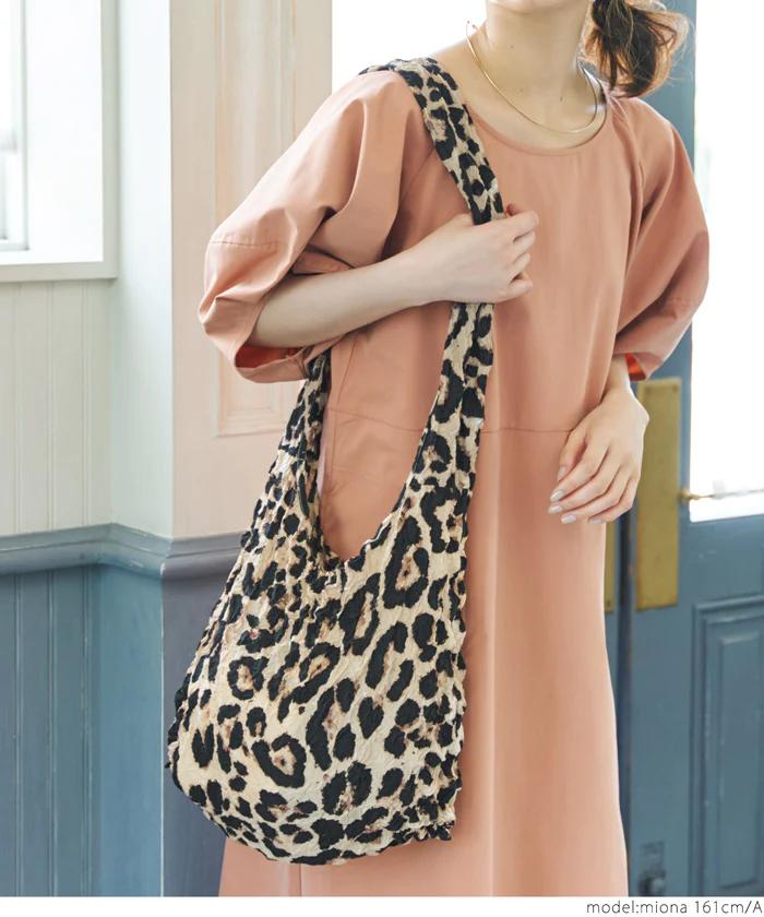 日本 COCA - 泡泡皺褶伸縮容量環保袋-肩背/側背款-斑馬紋