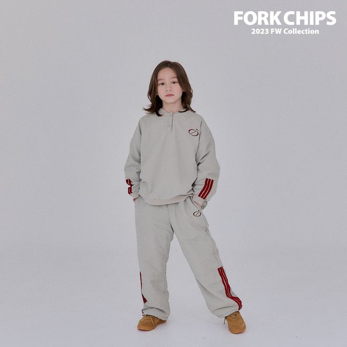 韓國 FORK CHIPS - 鬆緊腰穿越星星防風休閒長褲-灰卡其