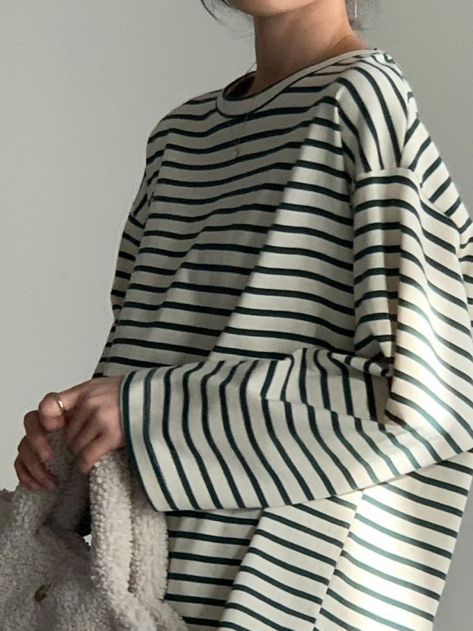 韓國女裝連線 - 不對稱後開衩條紋長袖上衣-墨綠 (FREE)