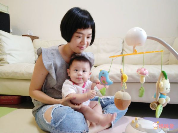 日本 Combi - Kuma 哭聲感應安撫音樂鈴-0個月起