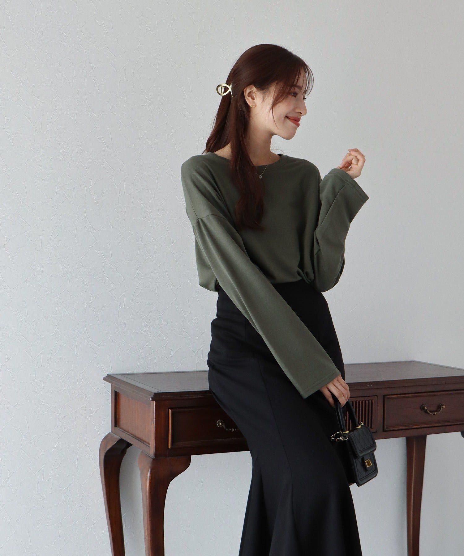 日本 BLUE EAST - 圓領百搭柔軟薄長袖上衣-條紋-深藍