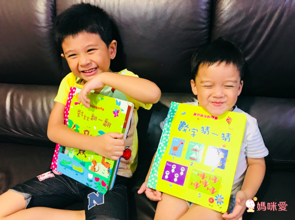 適合0-3歲的超酷觸覺體驗！多種材質、新奇觸感❤️變色洗澡書，收服抗拒洗澡的孩子！