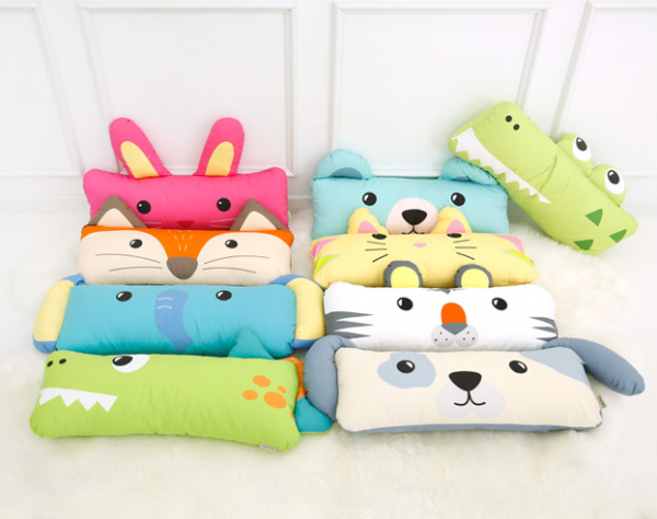 可愛的動物造型讓寶貝們也是愛不釋手呢！不但可以當枕頭、抱枕，也能當成娃娃喔