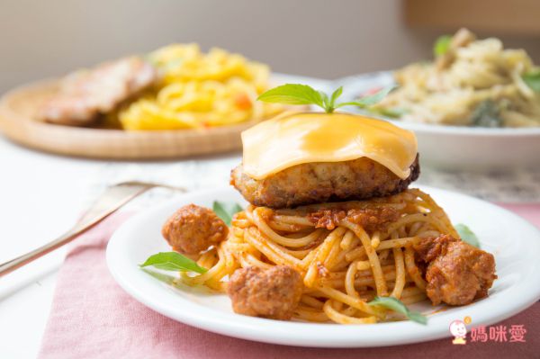 Q彈小麥麵條x獨特醬汁【佐佐義】安心義大利麵、漢堡排