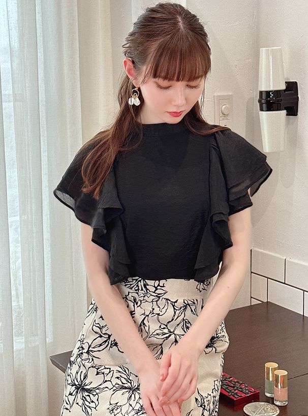 日本 GRL - 浪漫扭結波浪層次修身短袖上衣-經典黑