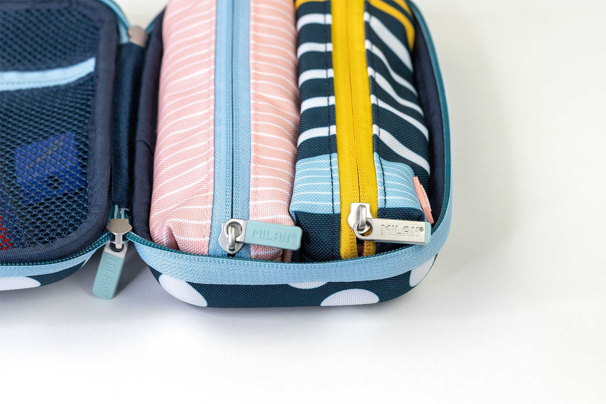 MILAN - 三用硬殼式筆袋_泳池派對_藍點點(含文具)