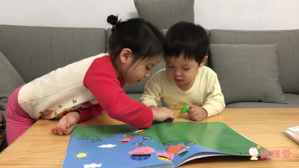 佩佩豬Peppa Pig陪你玩❤【英文遊戲書66折起】我最便宜～貼紙書限量搶購！