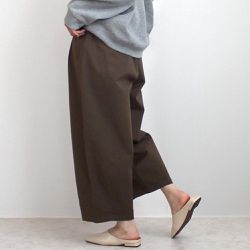 日本女裝代購 - [熱銷款] 超藏肉休閒錐形美腿褲-軍綠
