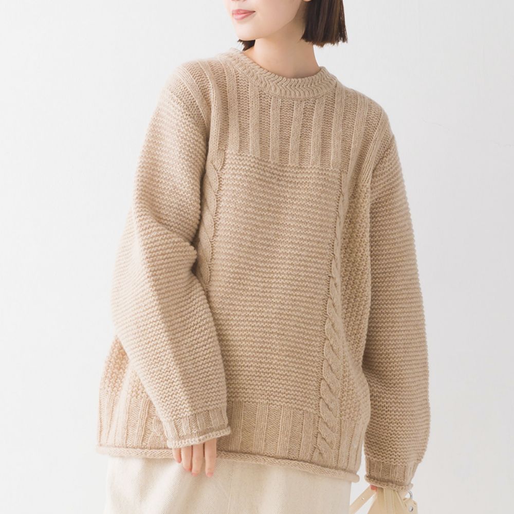 日本 OMNES - 100%羊毛設計感織紋毛衣-淺卡其