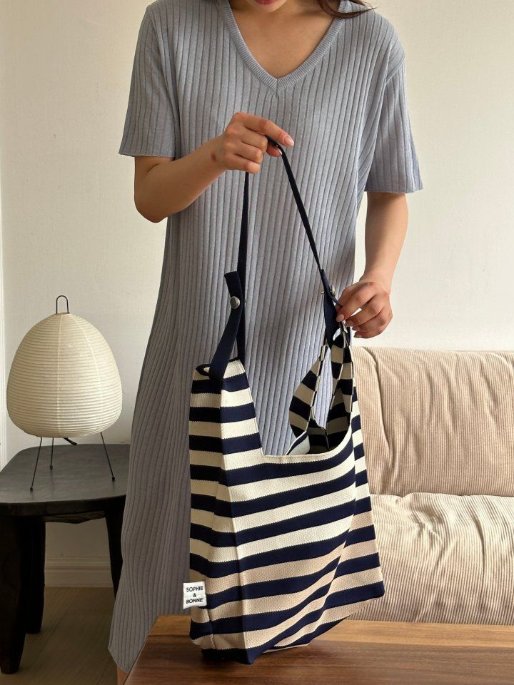 韓國 SOPHIENBONNE - 橫紋撞色針織手提/肩背包-米白X卡其 (M)