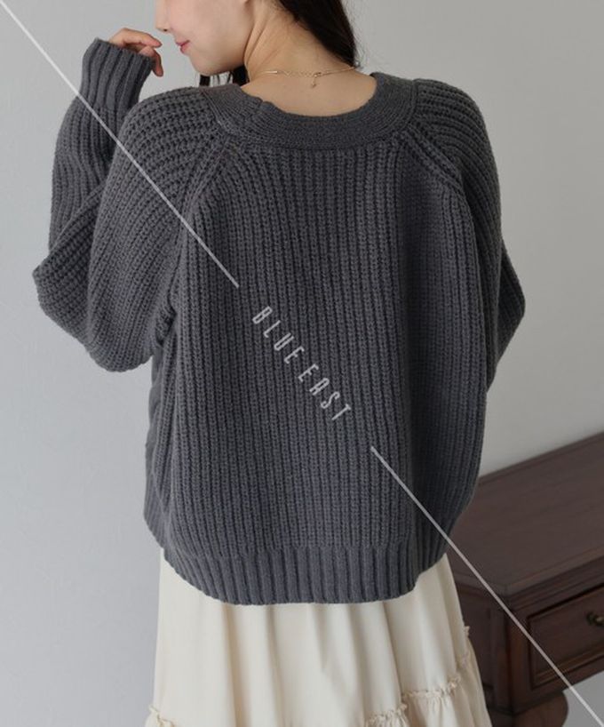 日本 BLUE EAST - 蝴蝶結寶石V領麻花粗編開襟衫-炭灰 (M)