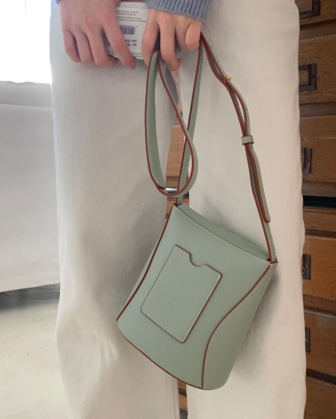 韓國lemego - 牛皮復古金釦側背包(Sand)-薄荷綠